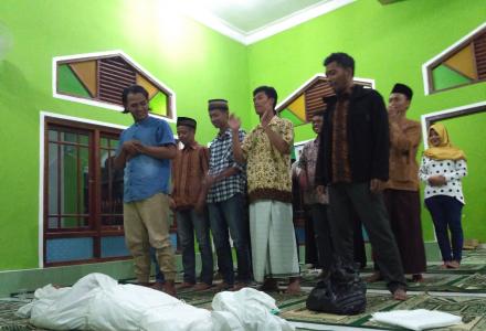 Pelatihan Rukhti Jenazah oleh  Karang Taruna Unit