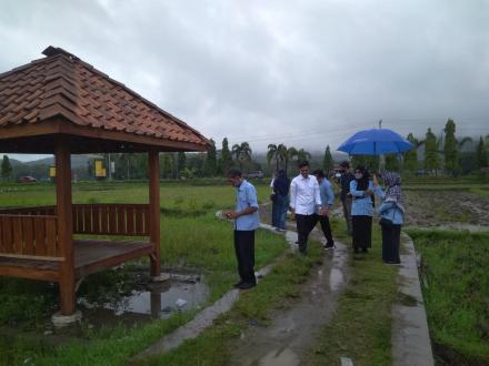 Kunjungan Dinas Pemerintah DIY dan Kabupaten Terkait Pengembangan Kawasan Wisata di Karangtengah 