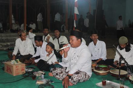 Padukuhan Karangrejek Mempersembahkan Hadroh dan Pengajian dalam Kegiatan Merti Dusun