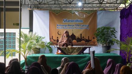 Keluarga Besar TPA Cahaya Adakan Silaturahim di Masjid Baiturrohman Pucunggrowong